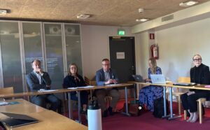 Porkkalan viestit: Kansliapäälliköt ja Osallistujien Suomen asiantuntijatyöryhmä keskustelivat ratkaisuista yhteisöllisyyden vahvistamiseksi